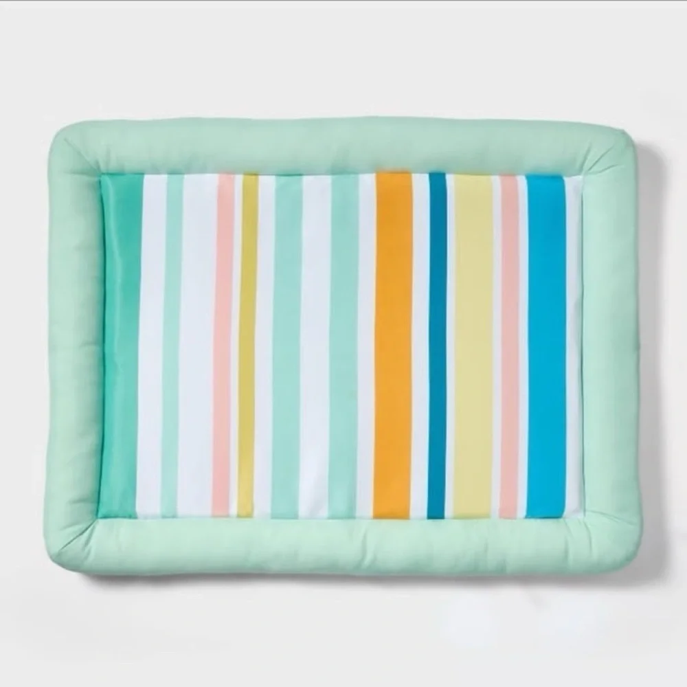 SUN SQUAD NWT pet cooling bed -stripe -32lx24wx2.5h